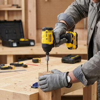 Fur_Paraf-ImpactoParafusadeira-de-Impacto2-Bat.-2AhCarregadorMaleta-COMBO482-06