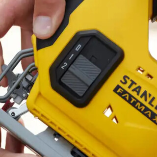 Kit-Parafusadeira-Impacto-1_222--Tico-Tico-20V-2-Baterias--Stanley-COMBO489-01-13