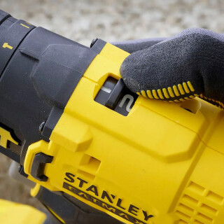 Kit-Stanley-Parafusadeira_Furadeira-1_222--Parafusadeira-Impacto-1_422-20V-COMBO483-06