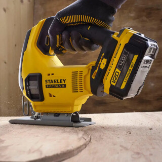 Kit-Stanley-Parafusadeira_Furadeira-1_222--Parafusadeira-Impacto-1_422-20V-COMBO483-13