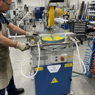 BRAMOLD-SERRA-DE-ESQUADRIA-SM-300-AL-TRIF-220V-MQOWSER001-07