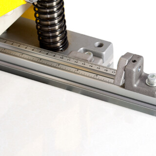 Furadeira-Inmes-IF-4-p_-Dobradica-e-Dispositivos-de-montagem-c_-Motor-1CV-monofasico-220V-MQISFUR004-04