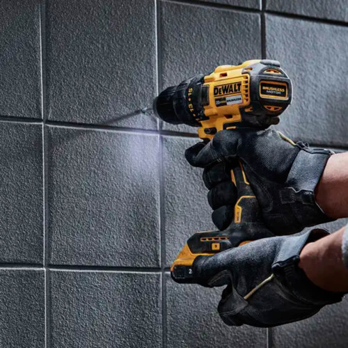 Combo-Lixadeira-de-Cinta-DCW220B-B3--Parafusadeira_Furadeira-Brushless-com-Impacto-DCD7781D2--Bateria-Li-Ion-XR-4.0Ah-DCB204-Dewalt-COMBO447-08.jpg