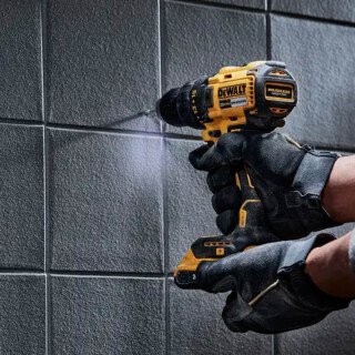 Combo-Lixadeira-de-Cinta-DCW220B-B3--Parafusadeira_Furadeira-Brushless-com-Impacto-DCD7781D2--Bateria-Li-Ion-XR-4.0Ah-DCB204-Dewalt-COMBO447-08