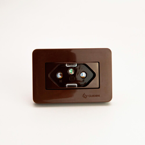 GUIDINI-TOMADA-P-MOVEIS-FLEX-3PT-20A-MARROM-F35MM-ILGMTOD009-01.jpg